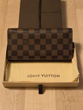 Like-new Louis Vuitton Brown Damier Canvas Long Wallet